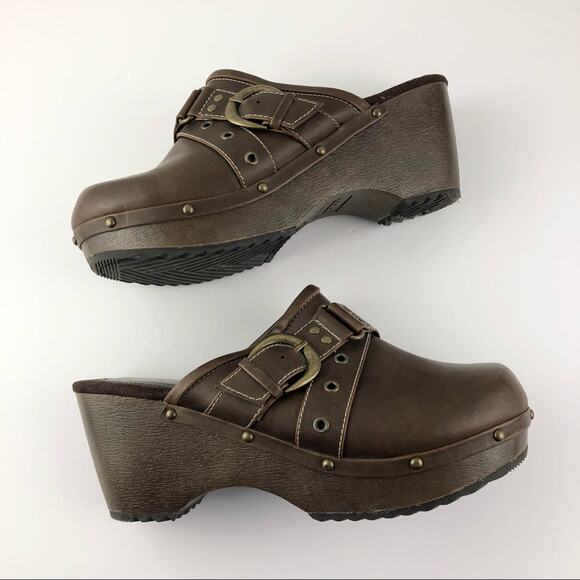Bongo Platform Buckle Mules - Picture 9 of 13